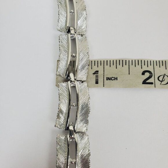 Vintage Silver Tone Metal Textured Cutout Geometric Bead Choker Link Necklace - Picture 6 of 10